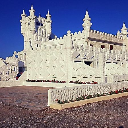 Snow White Castle Apartment Kiotari Luaran gambar