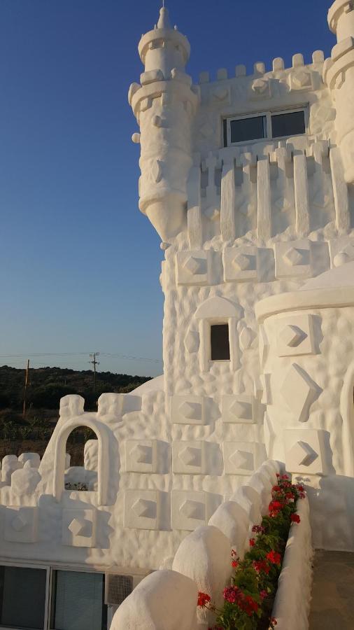 Snow White Castle Apartment Kiotari Luaran gambar