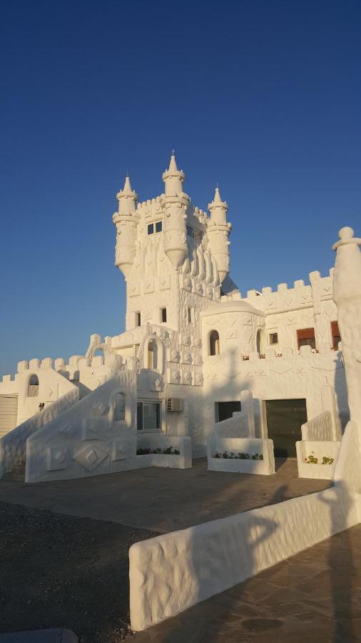 Snow White Castle Apartment Kiotari Luaran gambar