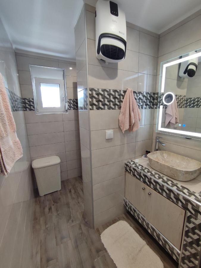 Snow White Castle Apartment Kiotari Luaran gambar