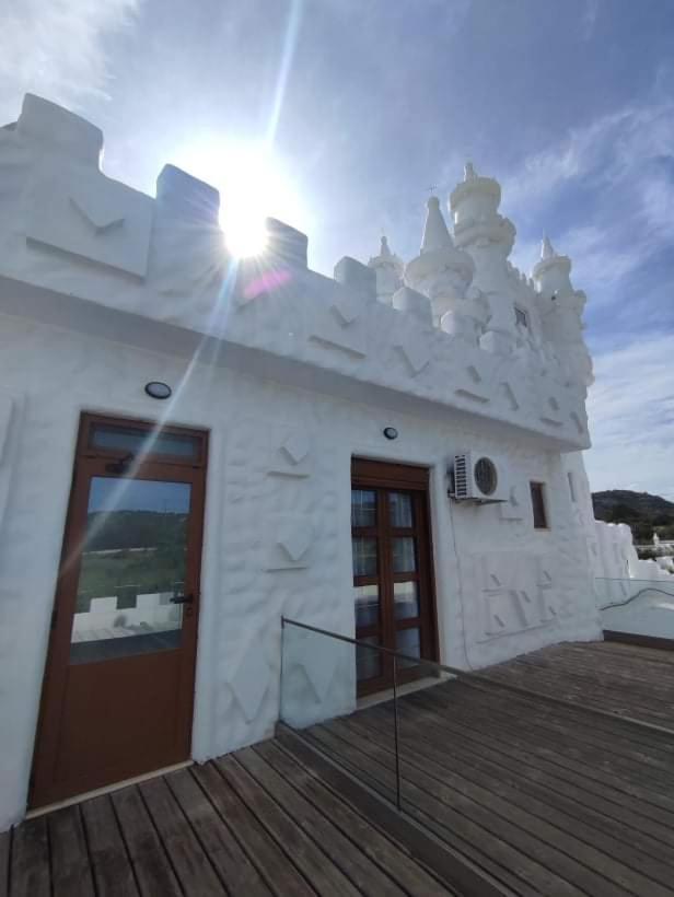 Snow White Castle Apartment Kiotari Luaran gambar